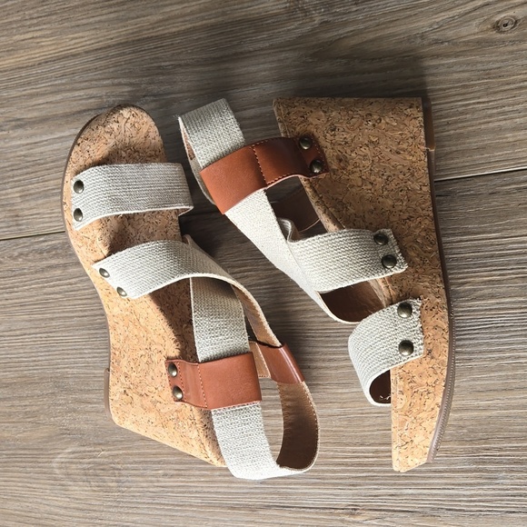 NWOT Lucky Brand Marla Cork Wedge Sandals - Picture 6 of 9
